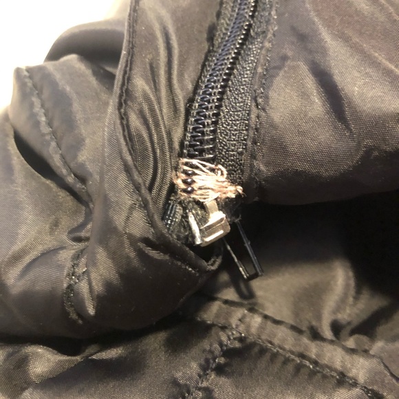 black puffy jacket - Picture 5 of 7